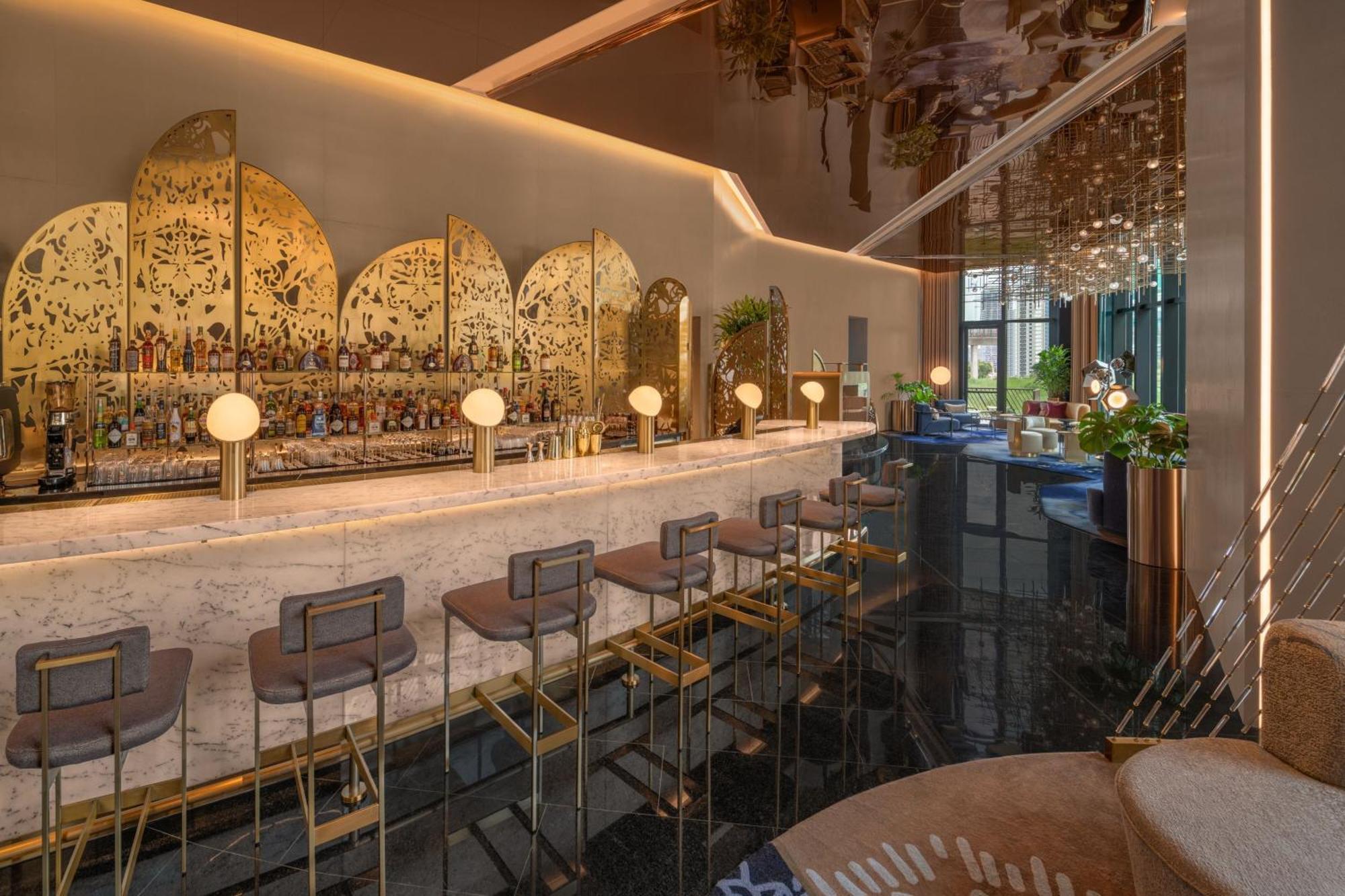 W Macau - Studio City Bagian luar foto The bar at the 101 Sky Bar