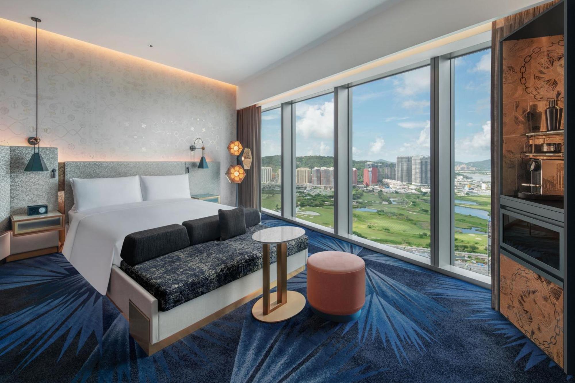 W Macau - Studio City Bagian luar foto Deluxe Room