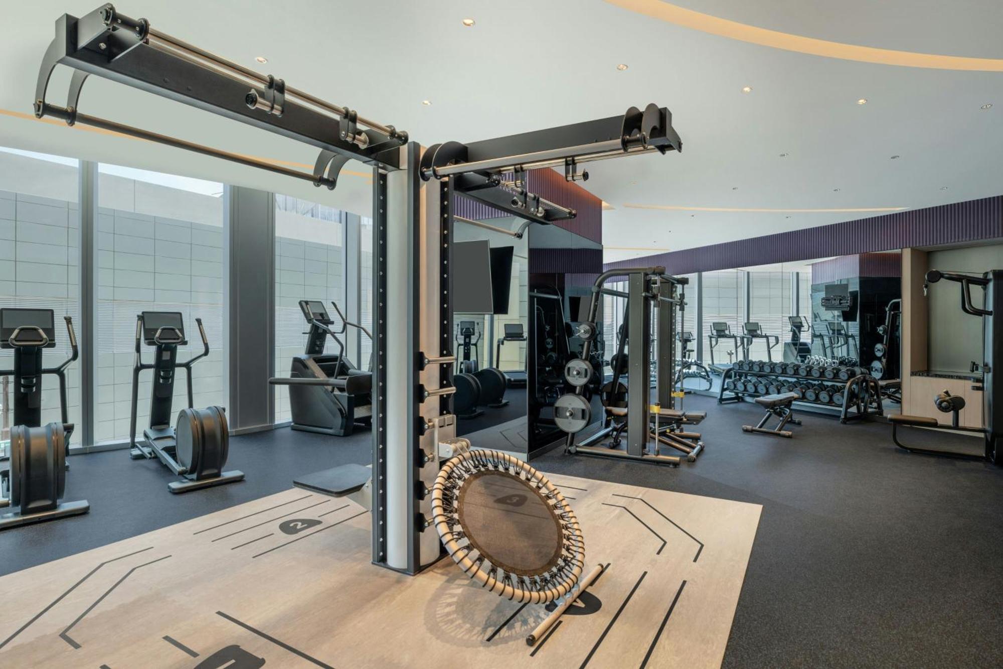 W Macau - Studio City Bagian luar foto The gym at the hotel