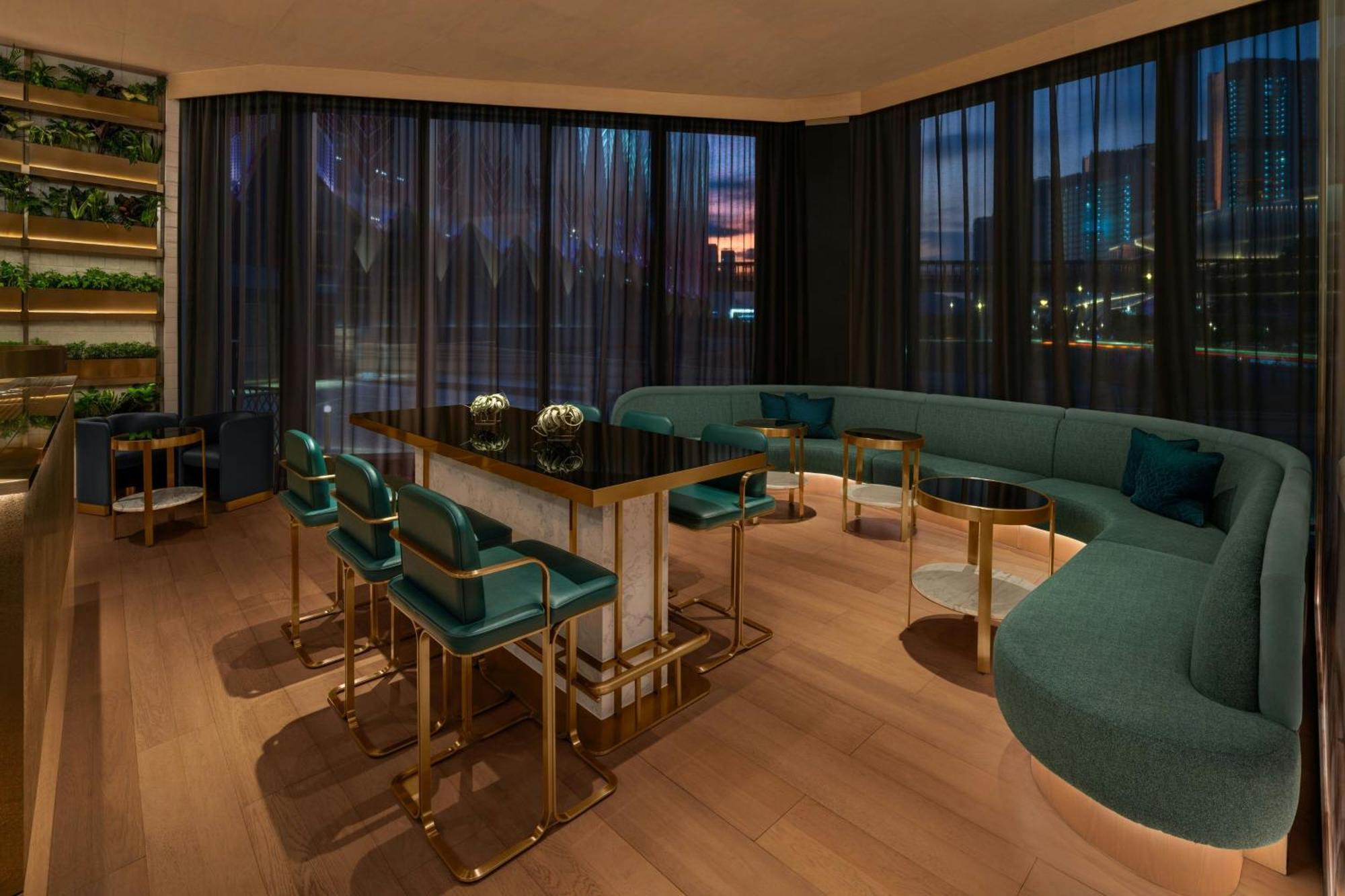 W Macau - Studio City Bagian luar foto The Sky Bar