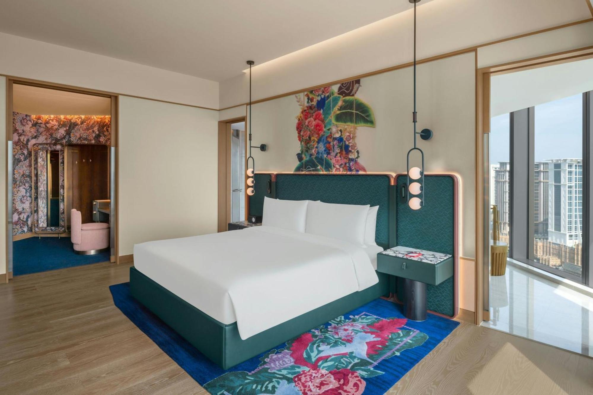 W Macau - Studio City Bagian luar foto A bedroom at the hotel